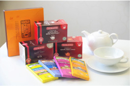 Tea Boutique通信販売にて数量限定のお年玉特別セットを承ります。